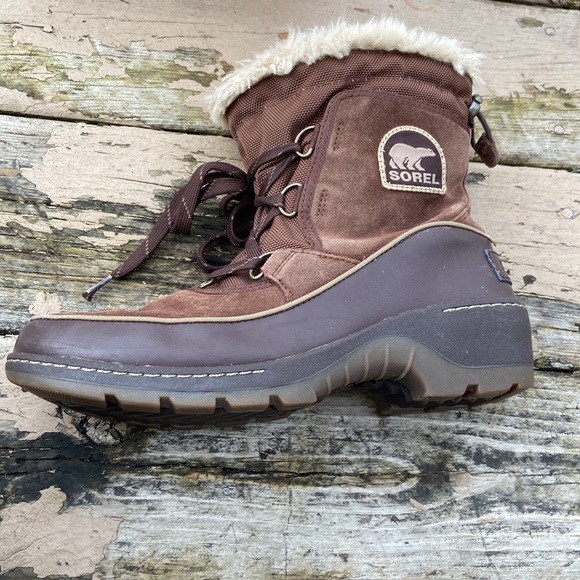 Sorel winter boots Size 9 Brown lace up durable boot. Pre-loved condition - Picture 11 of 17
